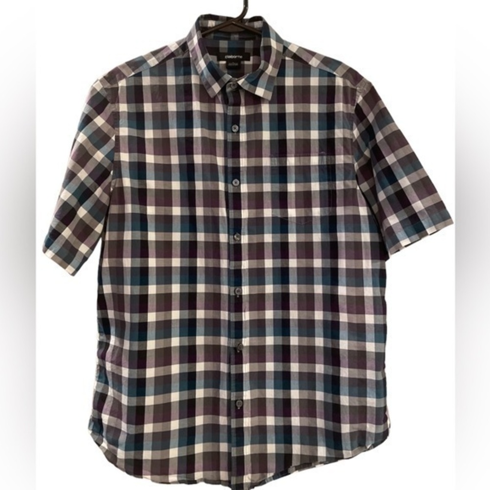 Claiborne short sleeved men’s durable work or casual button down shirt in large